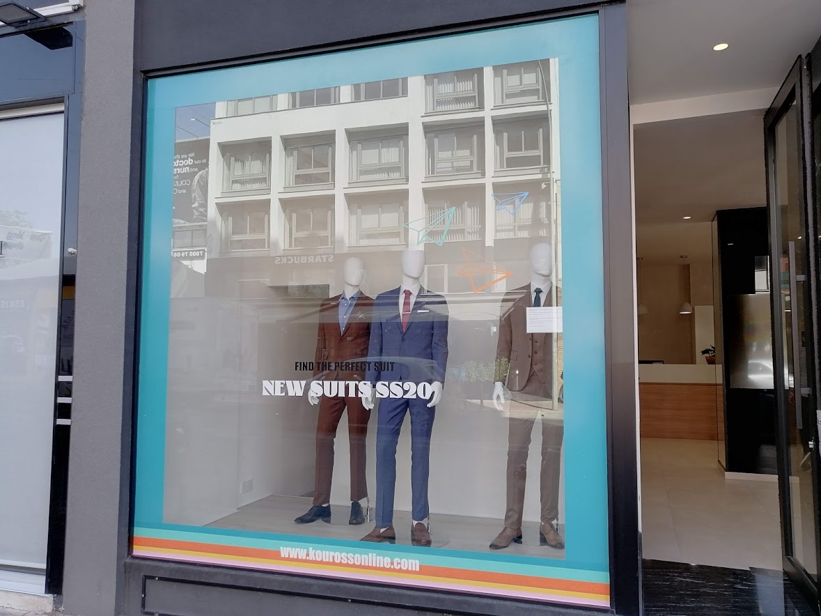 фолио за витрина на магазин за мъжка мода