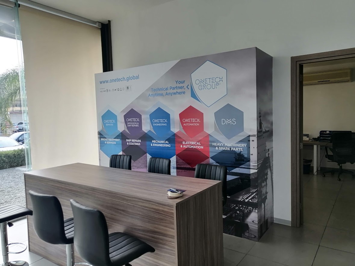 Монтаж на фолио за стена- гипсокартон в офис