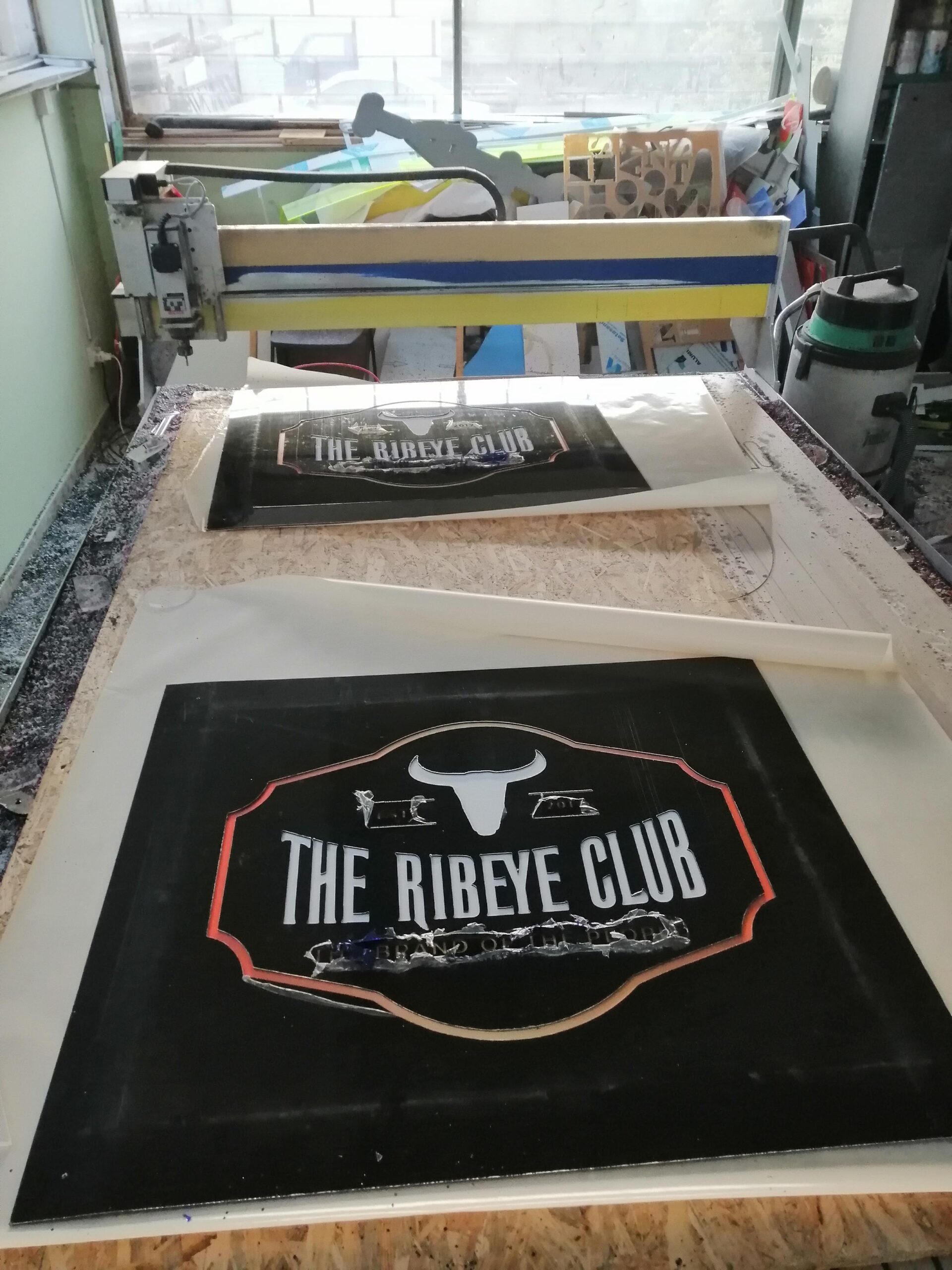 В процес на произвидство - светеща кутия